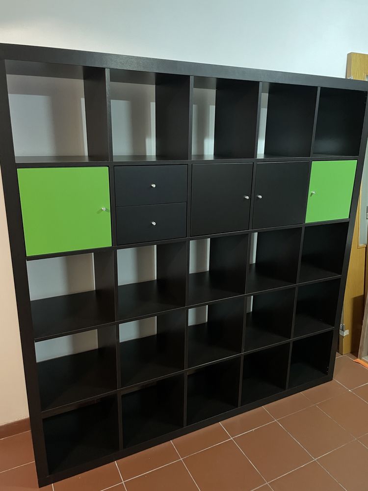 Estante Ikea 5x5 Expedit/Kallax (preto) + 5 gavetas