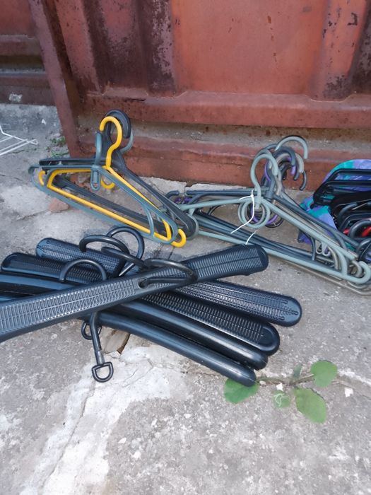 Вішалки для одягу, б/у