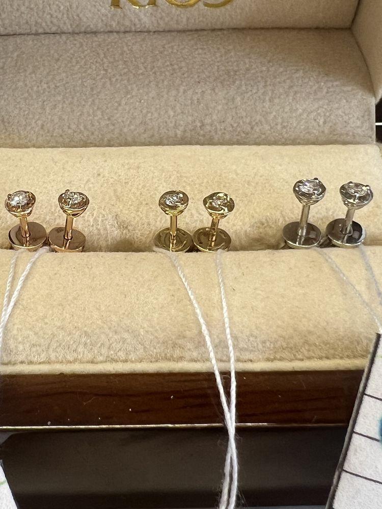 Золоті сережки-пусети з діамантами#гвоздіки#на закрутках#діаманти