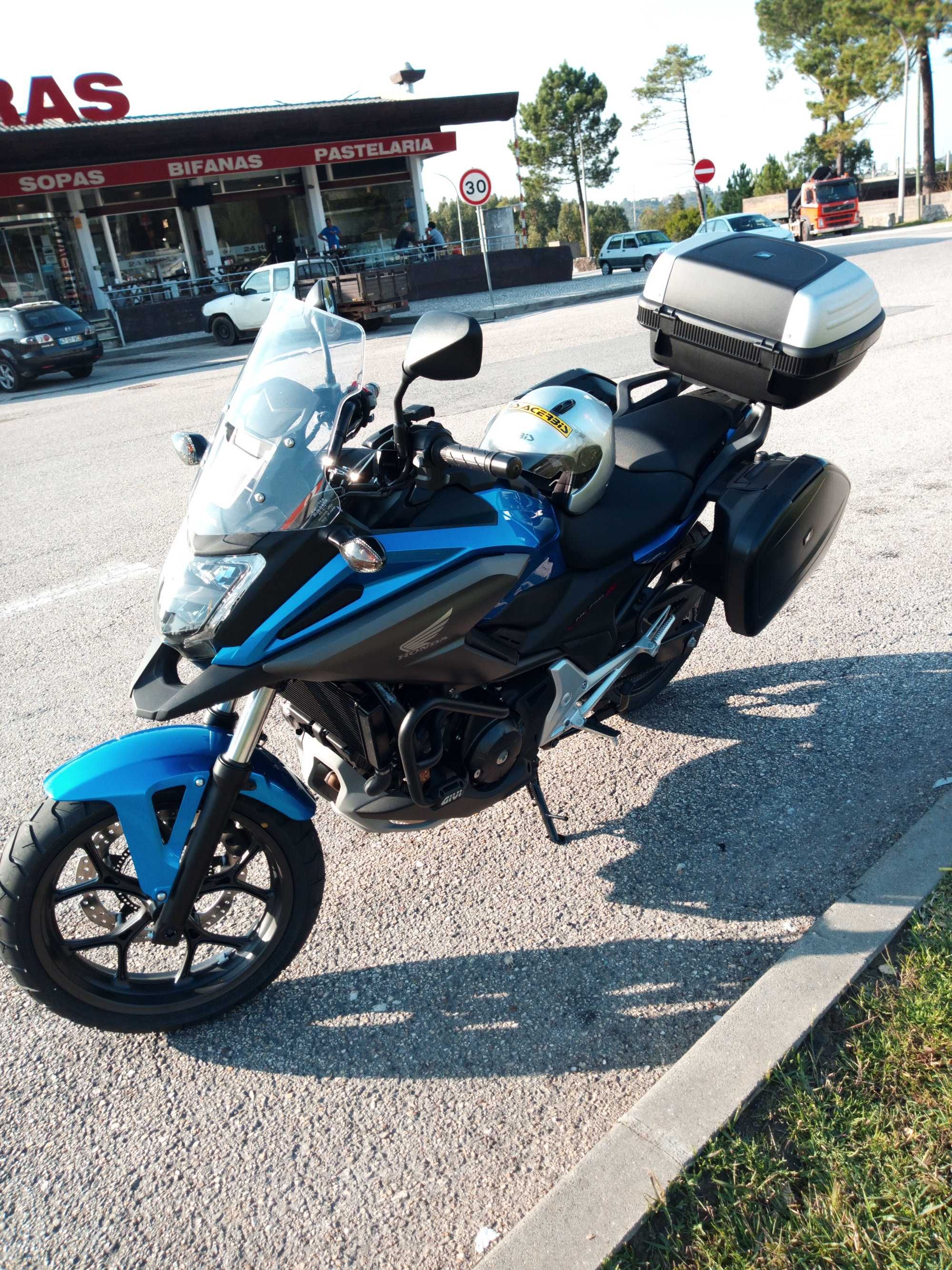 Honda NC 750X DCT ABS de 9/2020, sempre assistida na Honda-WingMotor