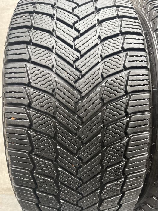Шини зимові R19 235 40 Michelin X Ice Склад Осокорки RLX