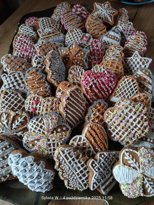 Pierniczki świąteczne i ciasteczka maślane