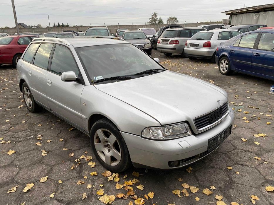 Audi A4 B5 - drzwi przednie