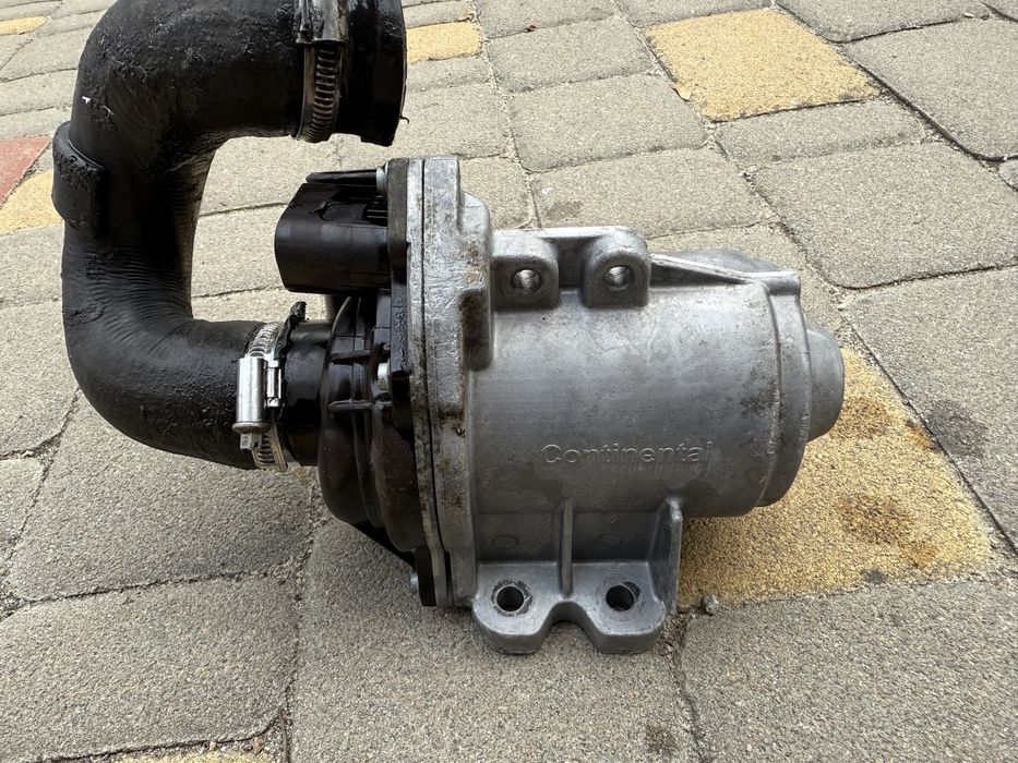 Помпа  BMW Continental 7588885-04