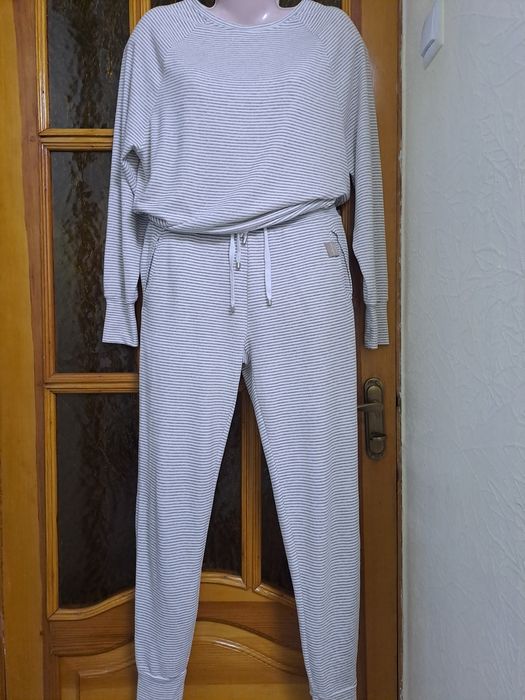 Домашній (прогулянковий)костюм , піжама, підліткова