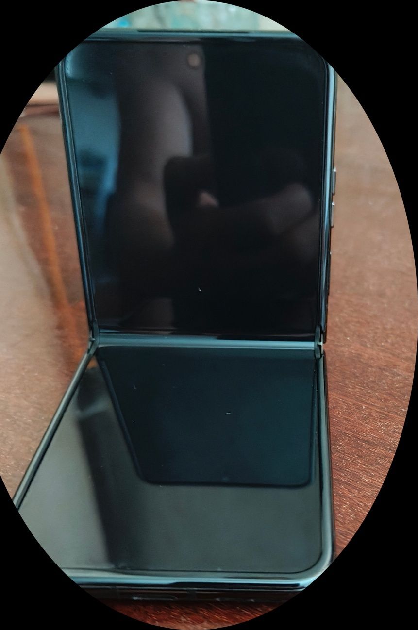 Motorola rarz plus 8/256gb+шкіряний