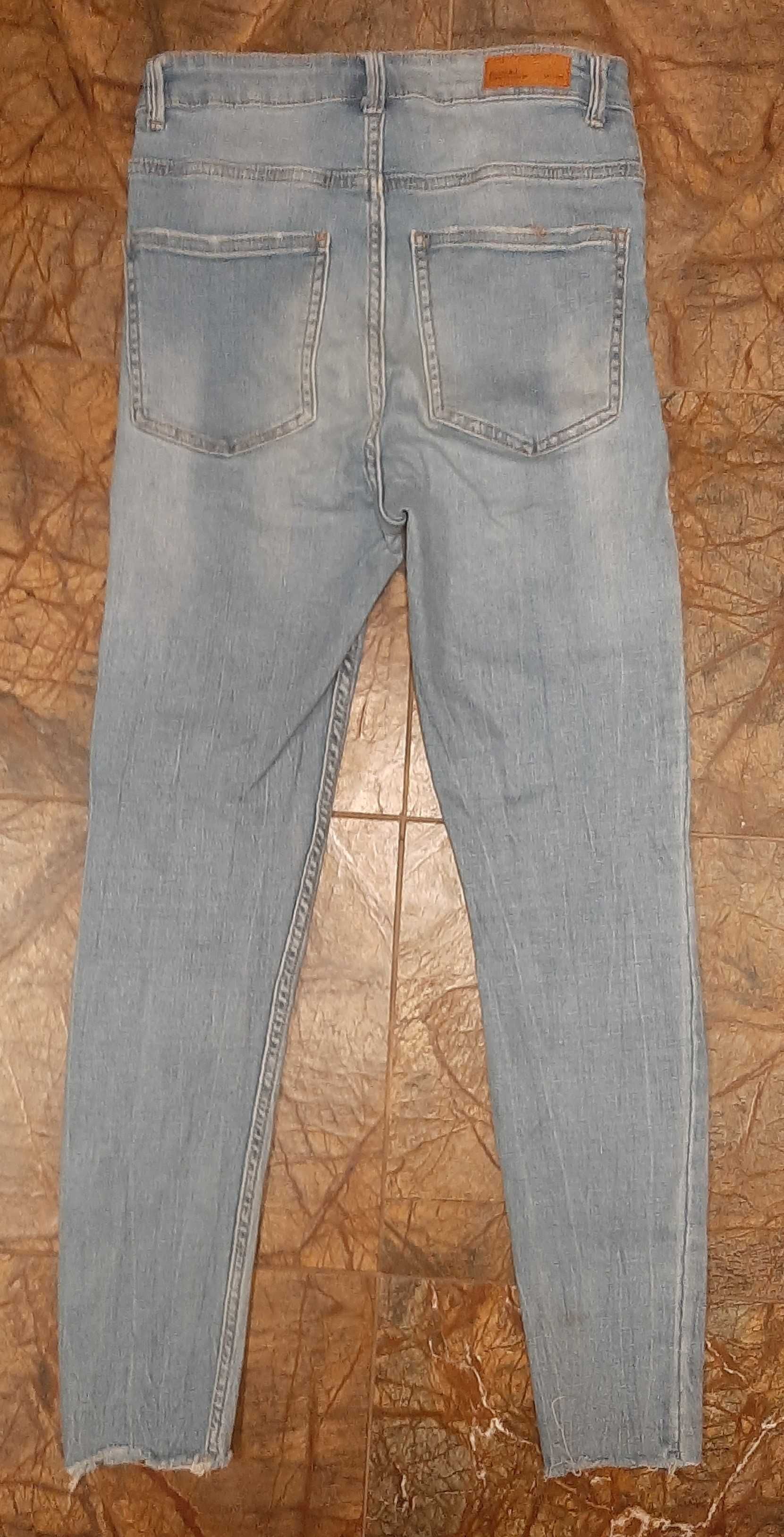 Spodnie jeans Bershka, niebieskie, rozmiar 38