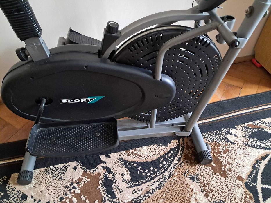 Orbitrek z siedziskiem