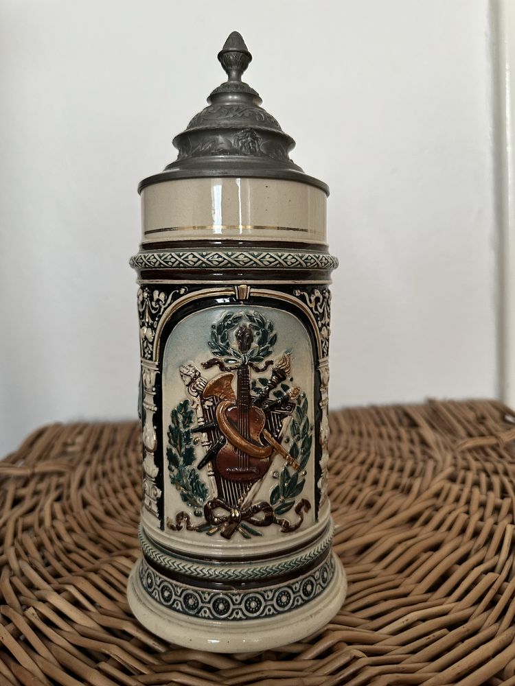 Stary niemiecki ceramiczny kufel ozdobny