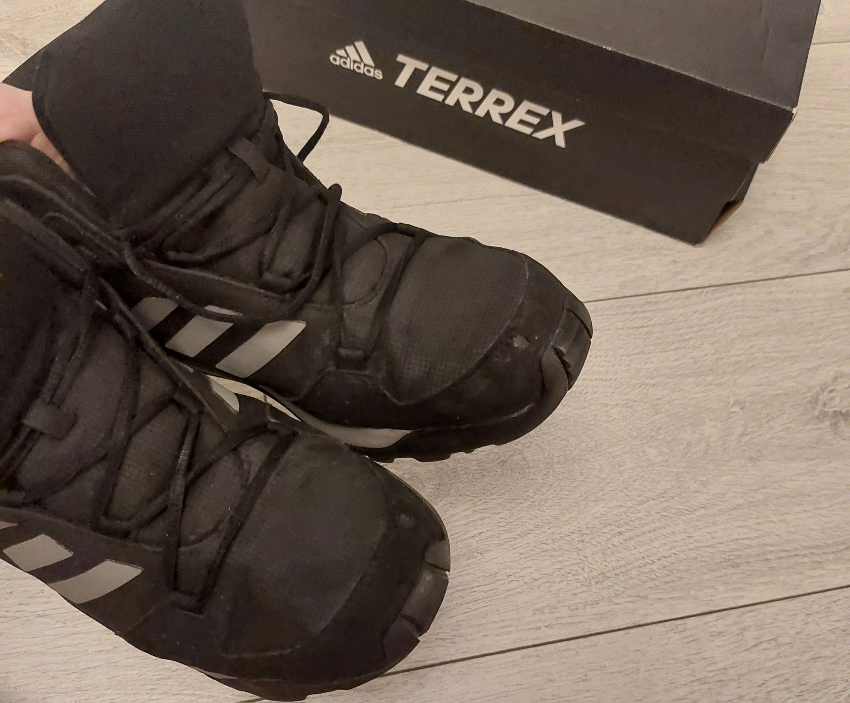 Buty Adidas Terrex roz 38 2/3
Wygodne, lekkie, trwał
