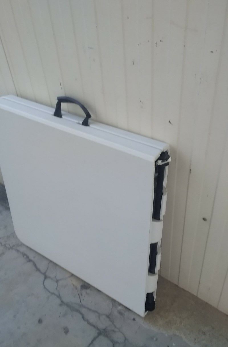 Mesa de campismo dobrável 122cm aberta,fechada 61cm