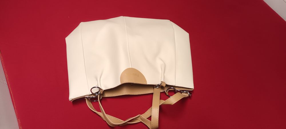 Bolsa de senhora nunca usada.