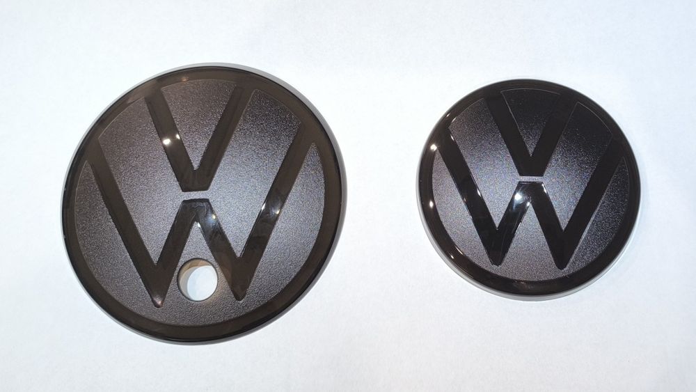 Emblematy VW Arteon – przód + tył, czarne / smoke, otwór do kamery, no