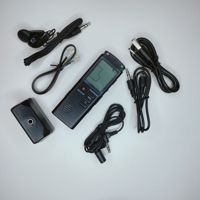 Dyktafon z akcesoriami