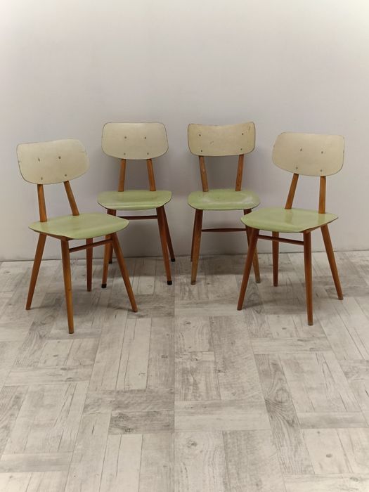 stół kuchenny vintage z krzesłami do jadalni  Czechosłowacja lata 60te