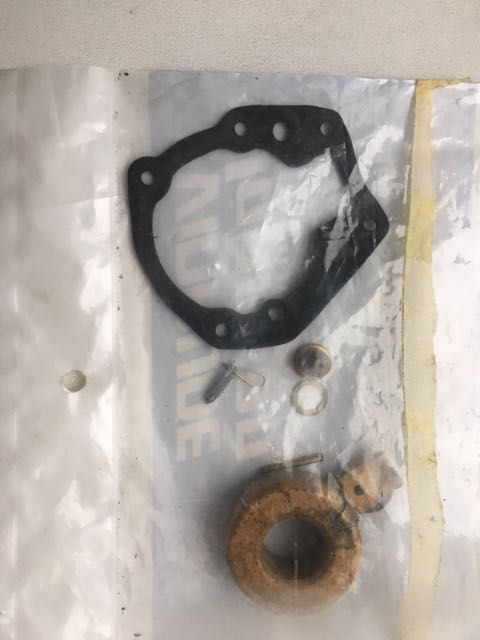 Комплект б/у для ремонта карбюратора лодочного мотора Evinrude Johnson