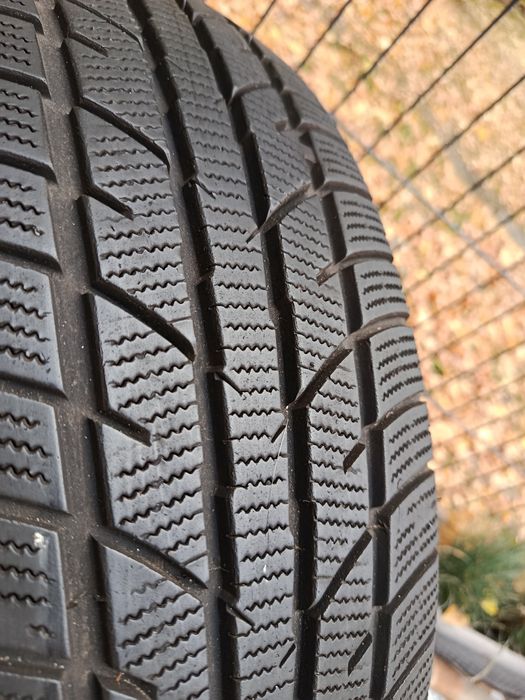 2 opony 215/65R16 zimowe Zeetex. Świetny stan. Cena za szt.