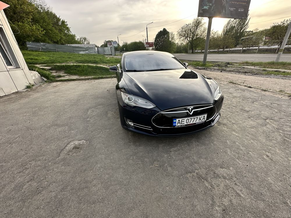 Продам Tesla model s