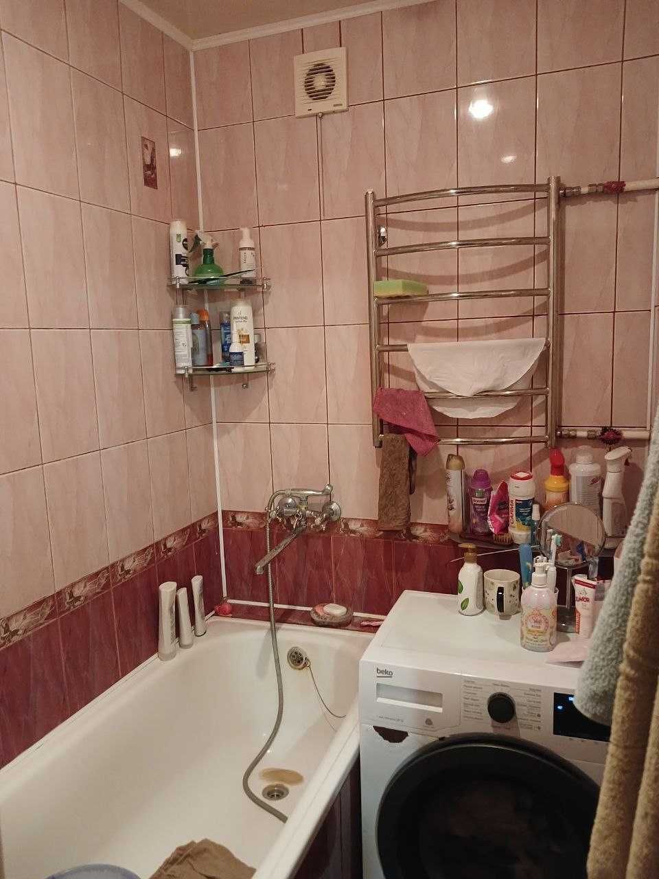 Гарненька 4 - кімнатна квартира в хорошій локації