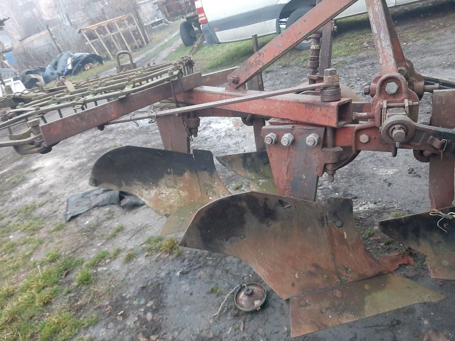 Продам  плуг ПЛН