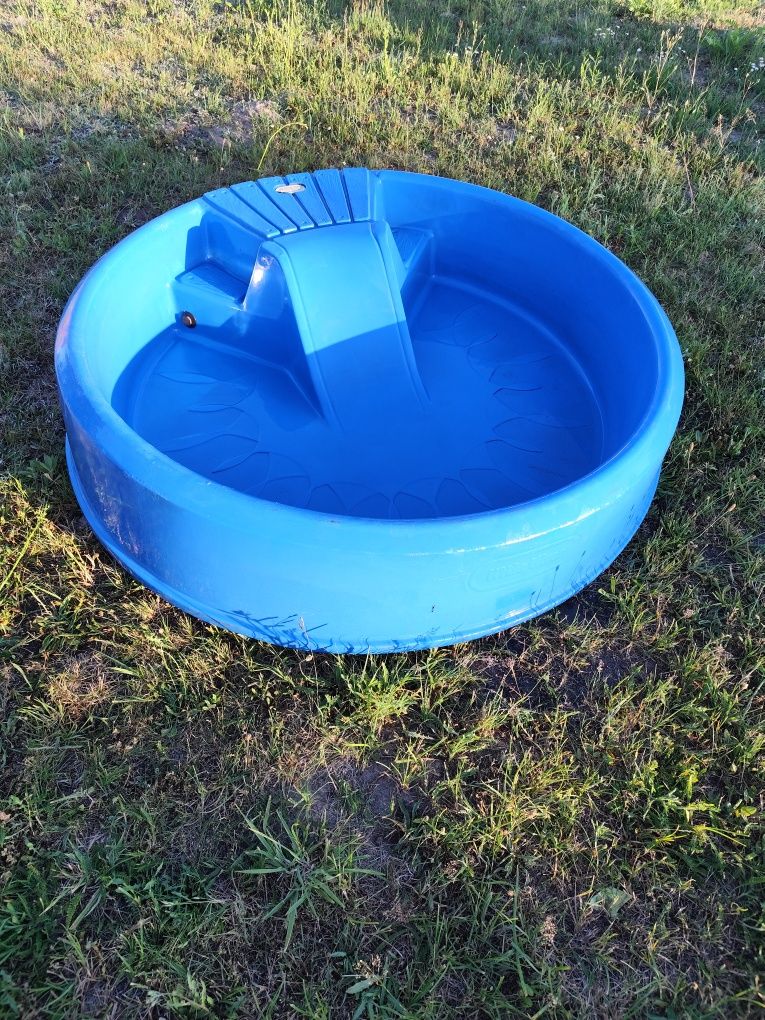 Świetny basen dla malucha że zjeżdżalnią Little tikes mocny plastik