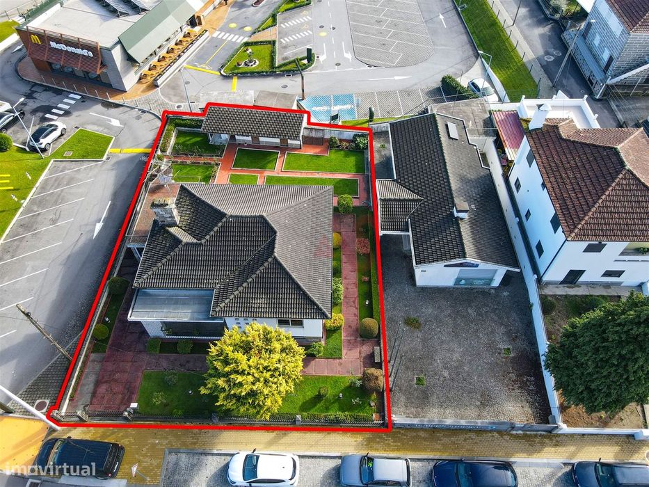 Moradia T3 no Centro de Felgueiras – Oportunidade Única no Coração da