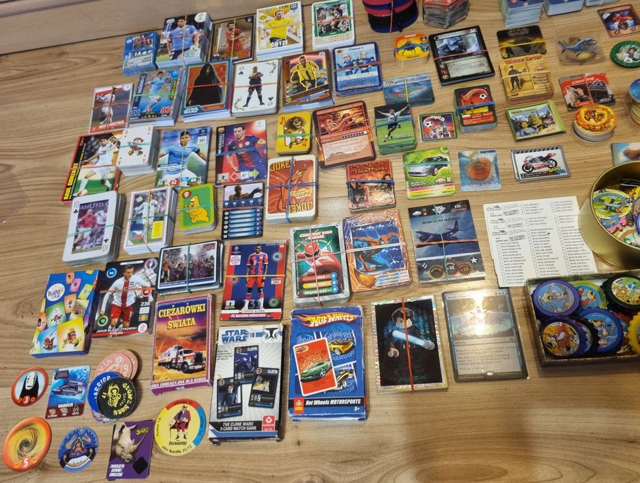 Karty tazo komiksy i inne pokemon piłkarze anime 7 zdjęć AKTU. 07.2025