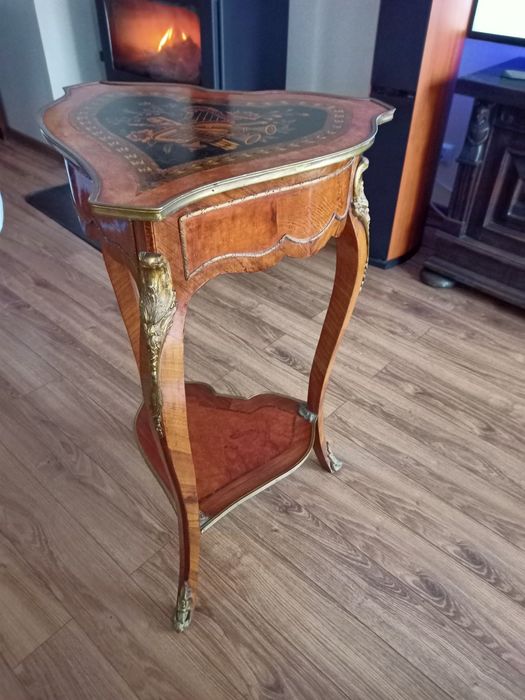 Piękna konsola zdobiona intarsja antyk