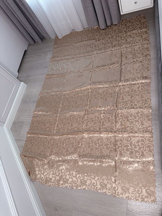 Obrus złoty 210 x 140 cm