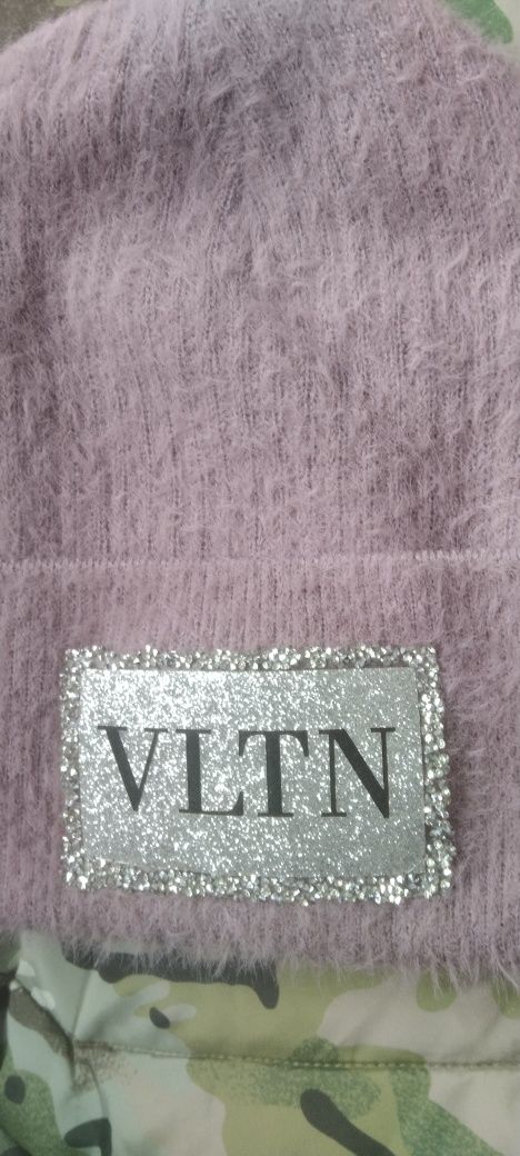 Продам шапку  VLTN