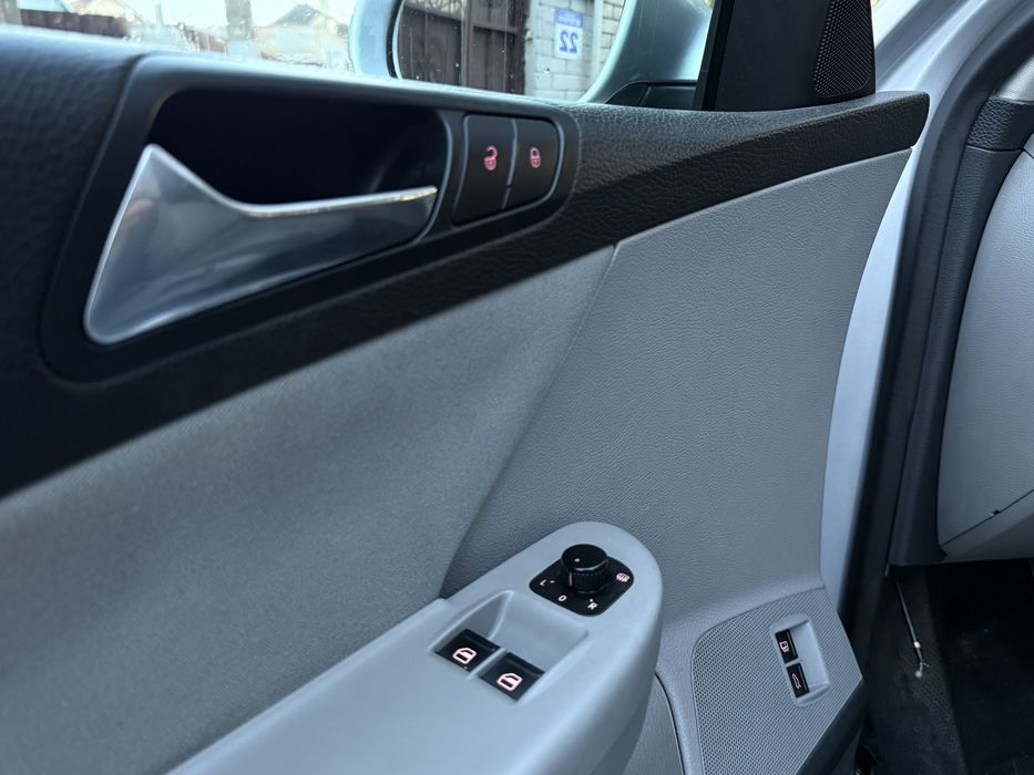 Продам Volkswagen Pasaat B6 НЕ КРАШЕН