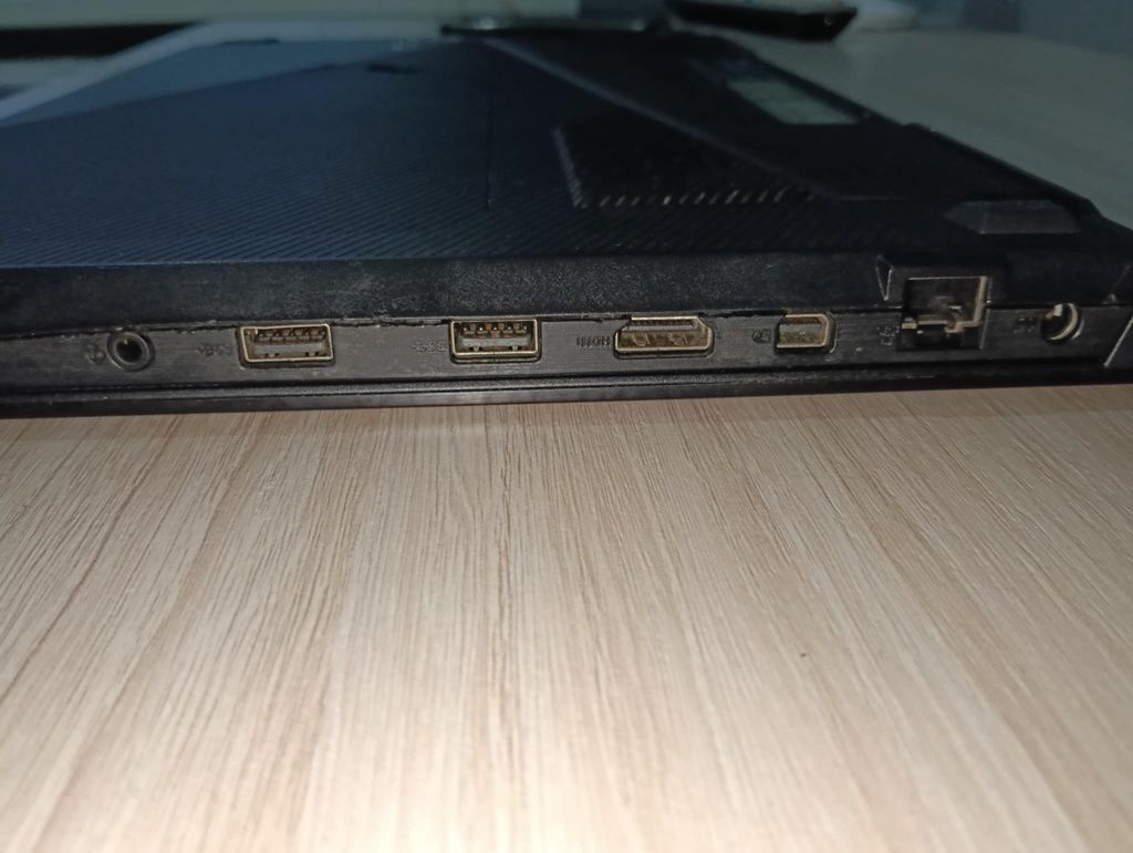 Laptop gamingowy Asus GL503V + podkładka chłodząca