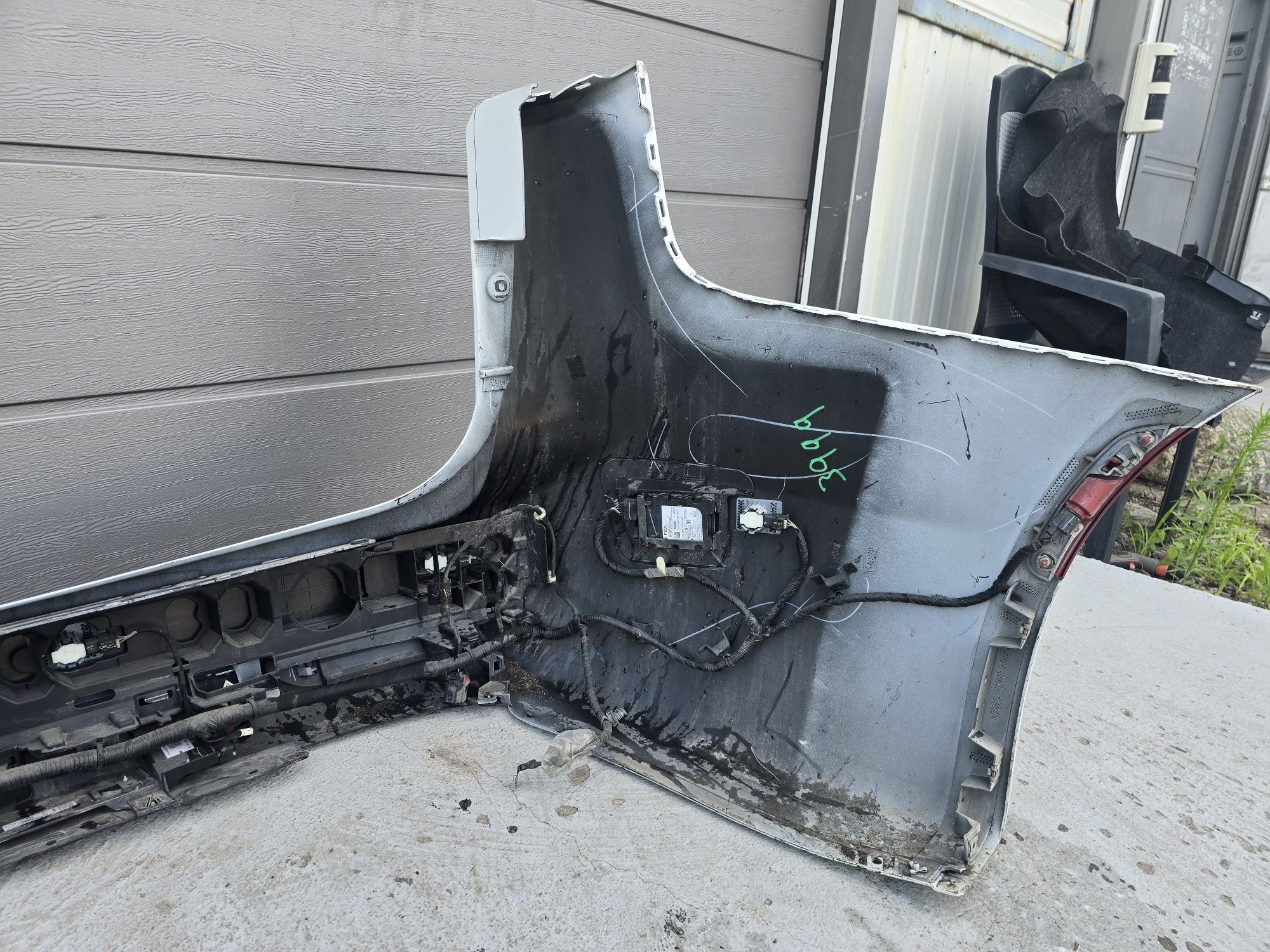 Chrysler Pacifica 17-20r Zderzak Tylny PW7 na 6 PDC