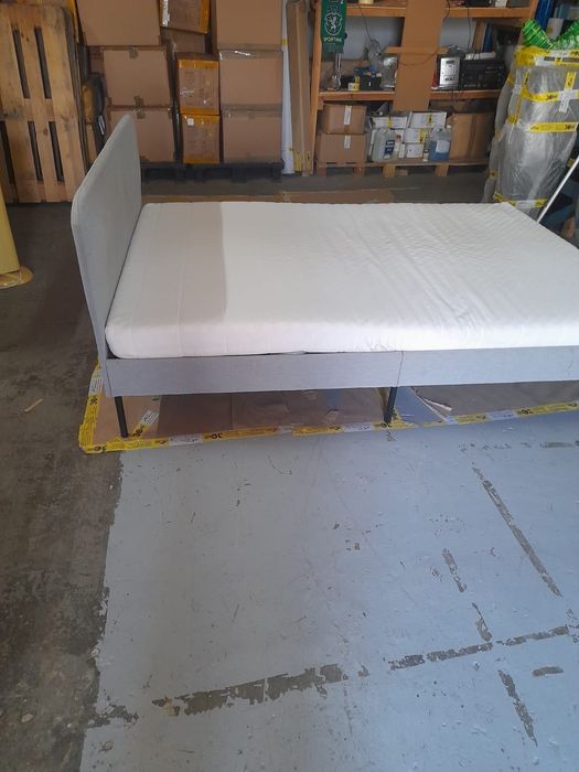 Cama com colchão