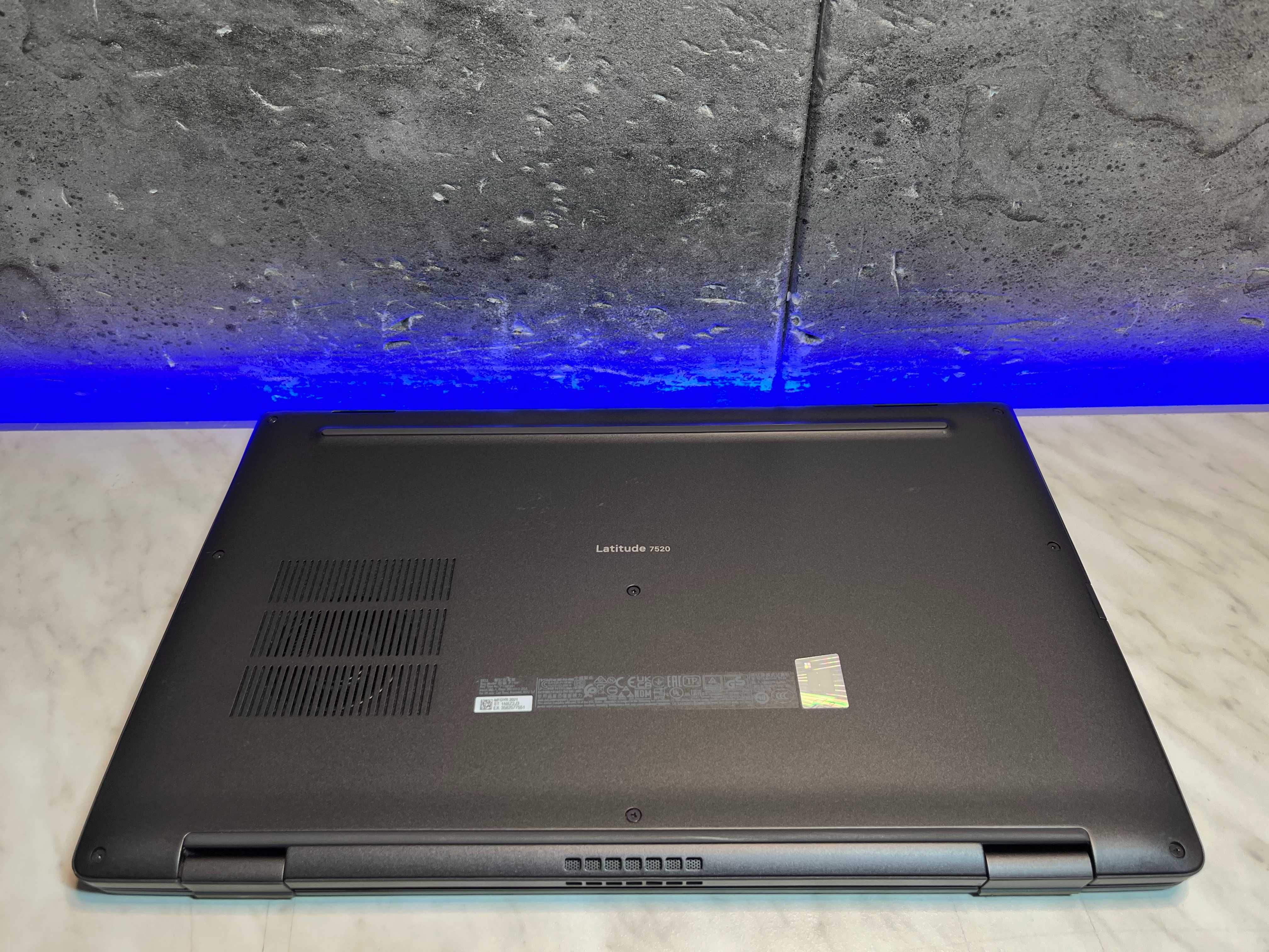 Dell Latitude 7520 | 15.6 FHD | i7-1185G7 | 16GB | 512GB SSD | W11 PRO