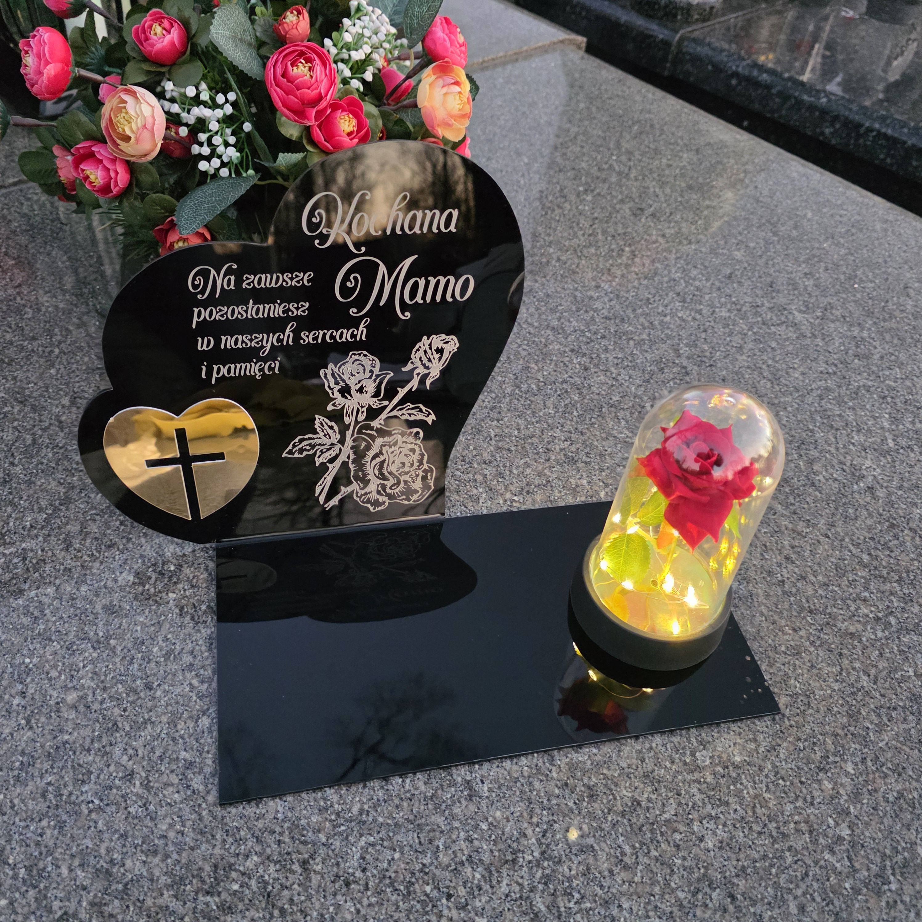Znicz dla Mamy dekoracja na grób grawer podstawka na cmentarz róża