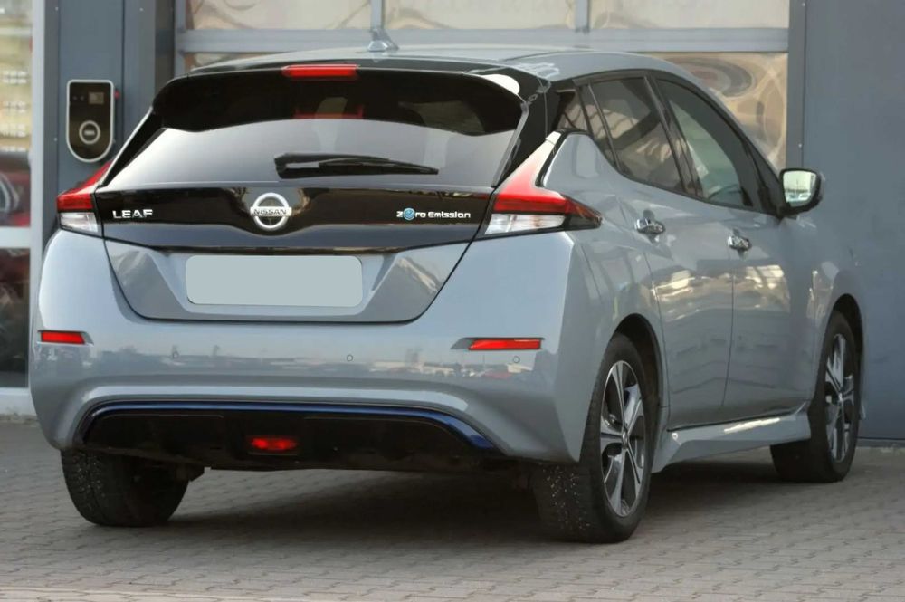 Nissan Leaf      2021