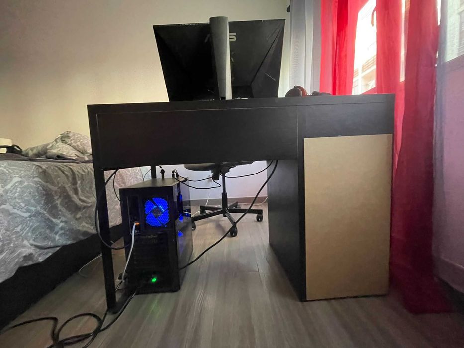 Secretária IKEA MICKE