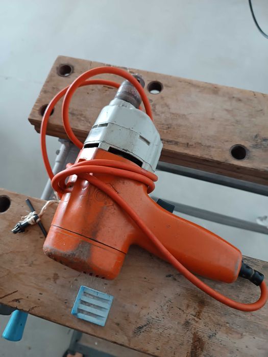 Berbequins e lixadora