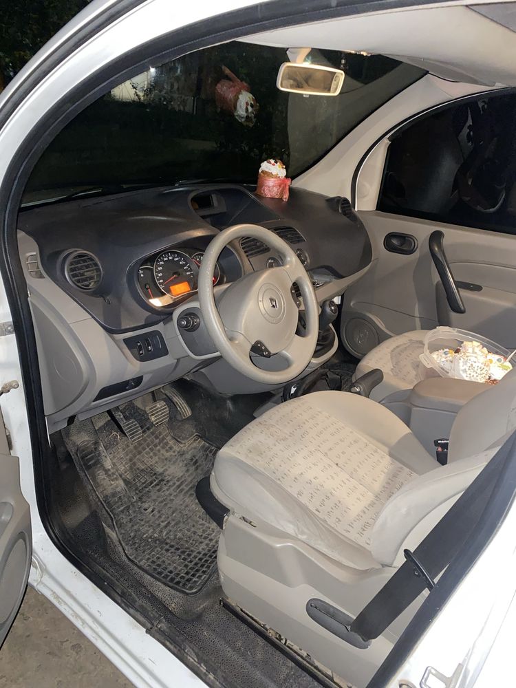 Renault kangoo 2010 год 1.5 дизель