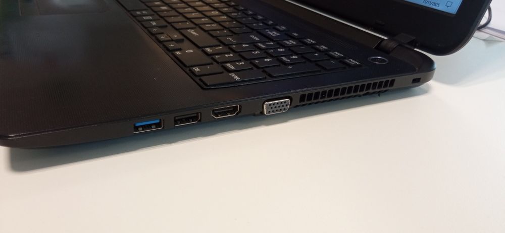 Portátil Toshiba 15 polegadas com mala