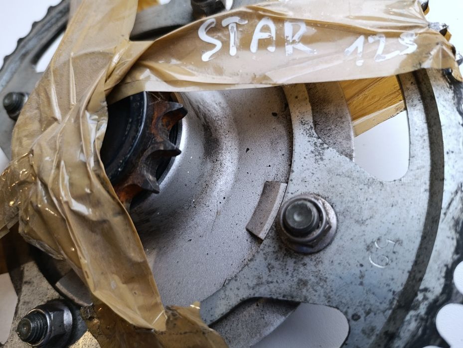 Zabierak Yamaha drag Star 125 zębatki zębatka tył tylni tylna napęd L4