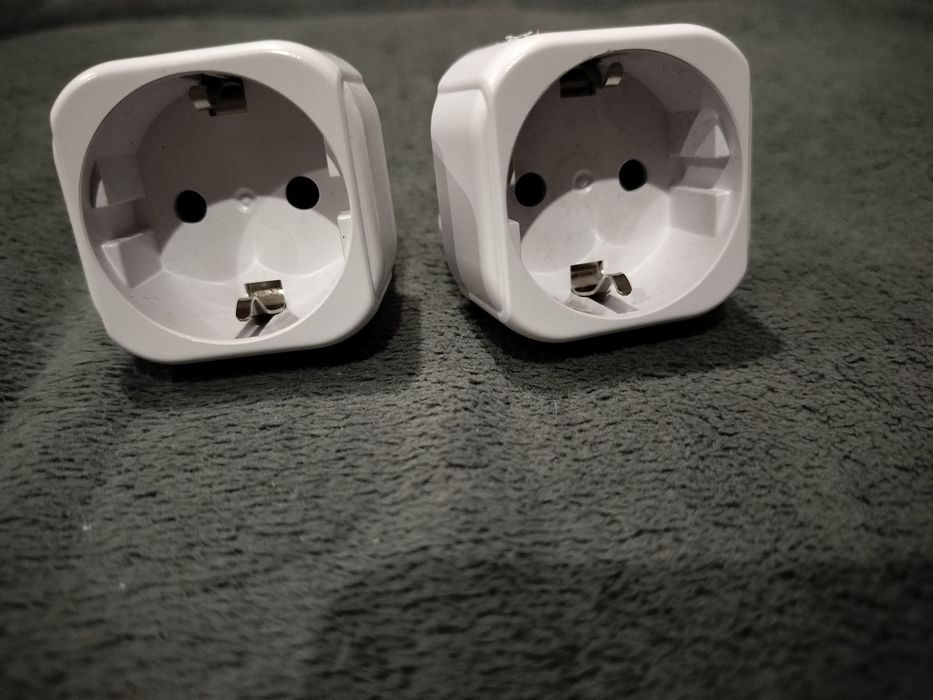 Zestaw podróżny adapterów do gniazdek