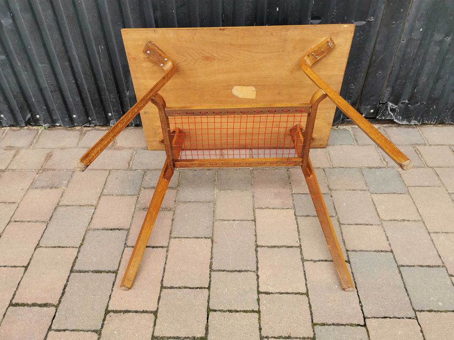 Stolik z żyłkową półką Dřevopodnik Holešov, Czechosłowacja '60, PRL