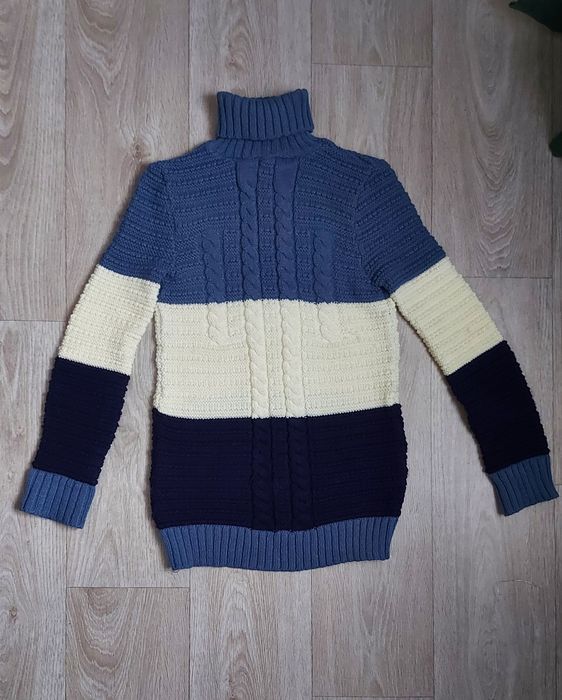 Продам теплий  новий довгий вязаний светр светр