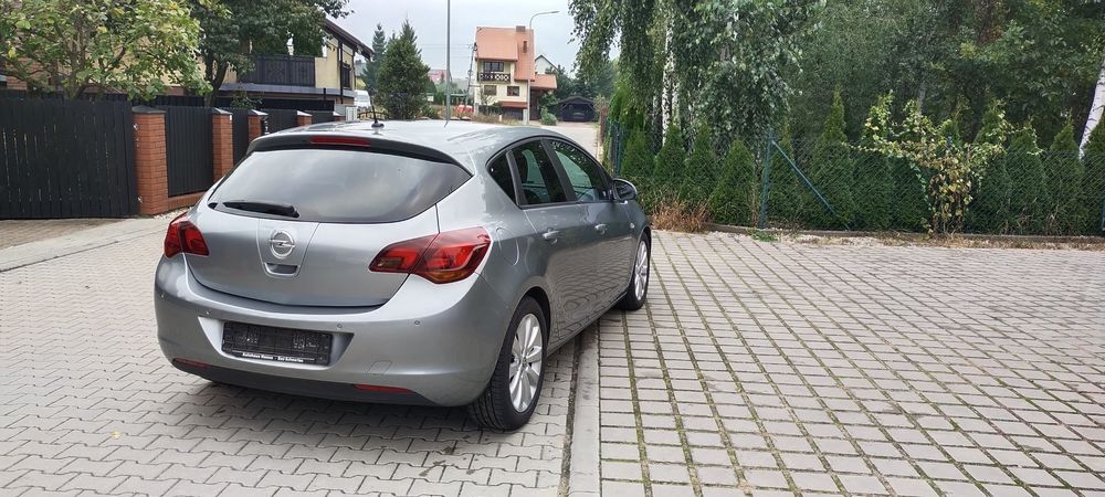 Opel Astra J 1.6 115 KM dobre wyposażenie