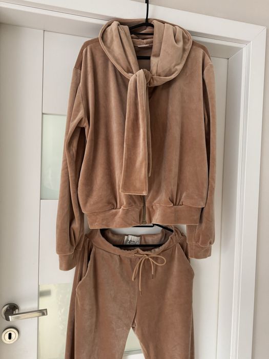 By o la la dres welurowy mięsisty