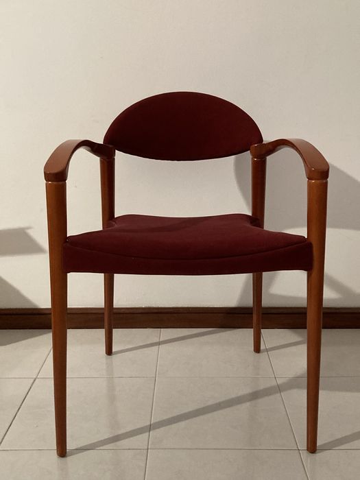 4 Cadeiras madeira cerejeira