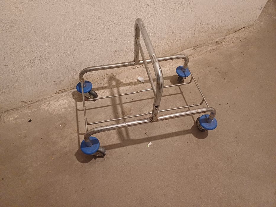 Wózek na wiadra do mycia