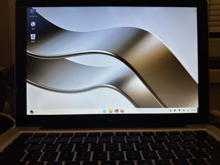 MacBook 13 cali  Apple